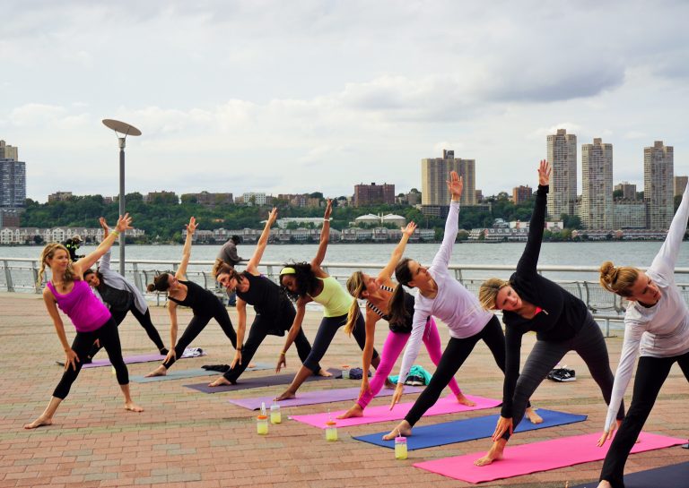 Sweat for Smiles "Yoga Party": Plan It